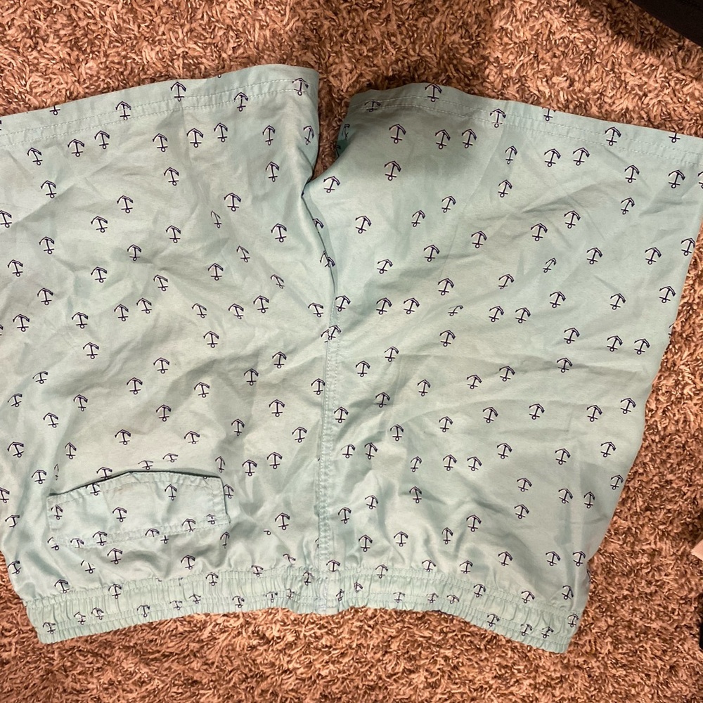 Men’s swimming shorts